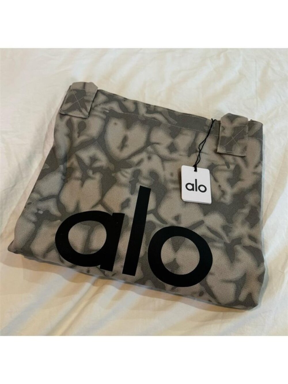 Alo Iconic Shopper Tote Bag NEW & Alo Yoga & Pilates & Fitness Bag - Picture 3 of 3